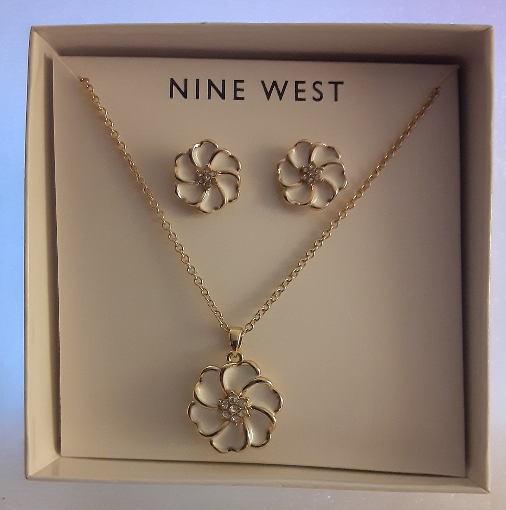 Nine West White Enamel Flowers with Rhinestone Earrings and Necklace set. - Picture 1 of 5